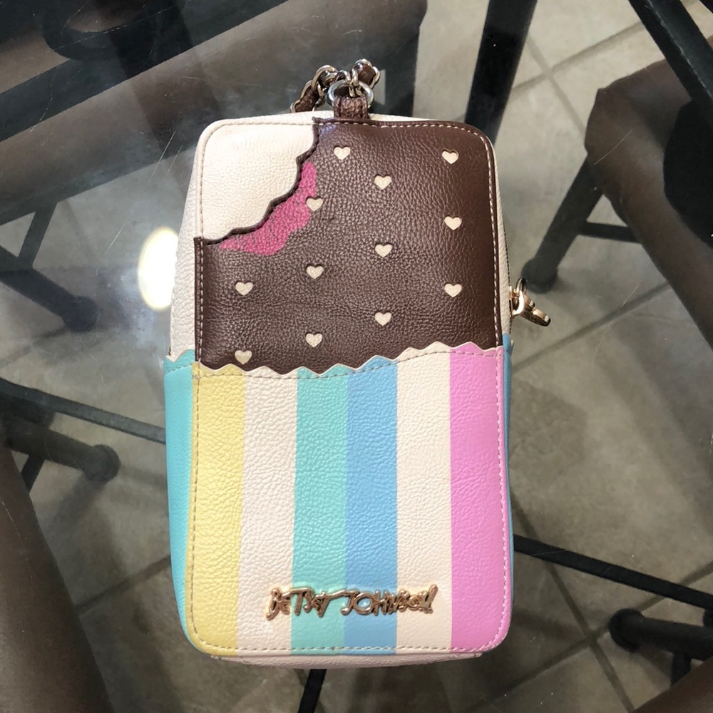Betsey Johnson ice cream sandwich wristlet Large.